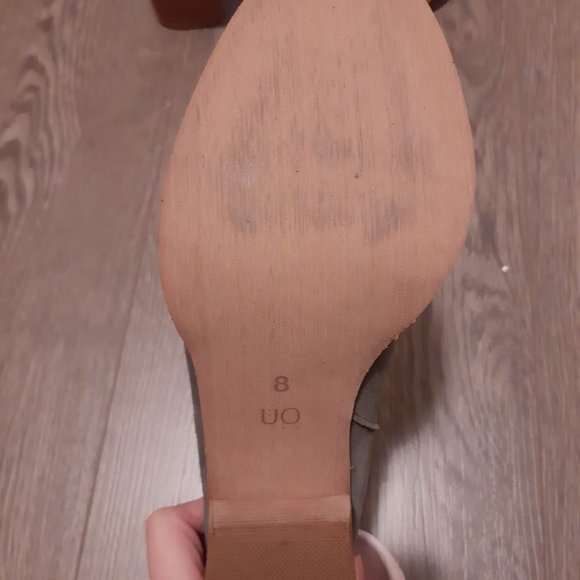 NWOT - Urban Outfitters Moss Green Suede Block Heel Ankle Boots - Picture 3 of 6